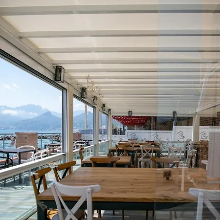 波罗那奥缇科中央会议酒店