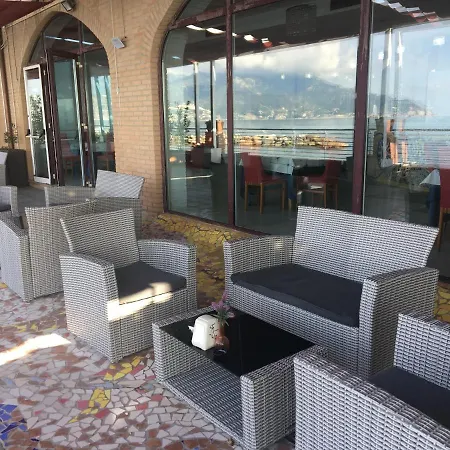 波罗那奥缇科中央会议酒店 酒店 萨莱诺