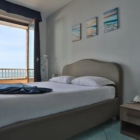 波罗那奥缇科中央会议酒店 酒店