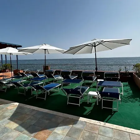 Centro Congressi Polo Nautico 4*