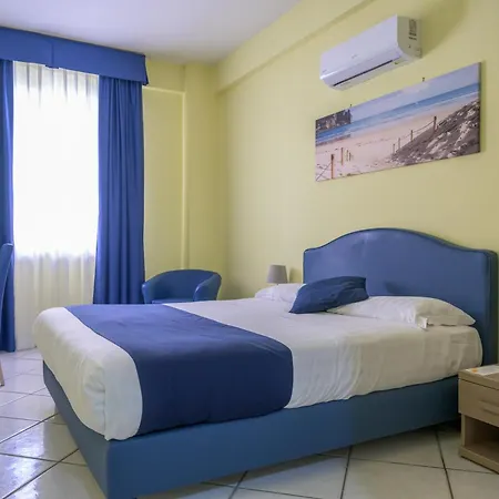 波罗那奥缇科中央会议酒店 4*