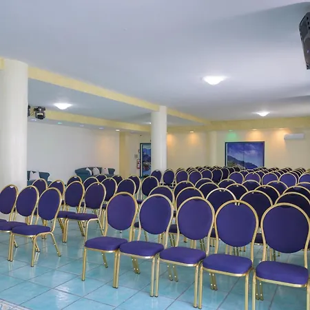 Centro Congressi Polo Nautico Hotel 4*
