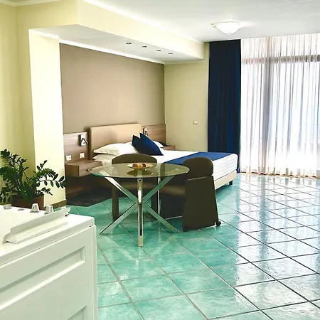 Centro Congressi Polo Nautico Hotel 4*