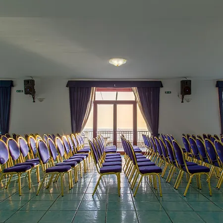 波罗那奥缇科中央会议酒店 4*