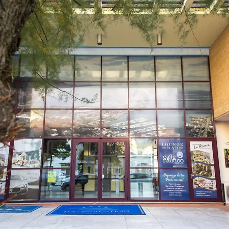 波罗那奥缇科中央会议酒店 酒店 萨莱诺