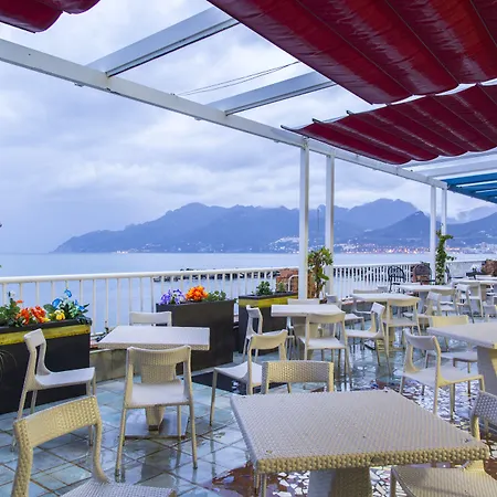 酒店 波罗那奥缇科中央会议酒店 4*