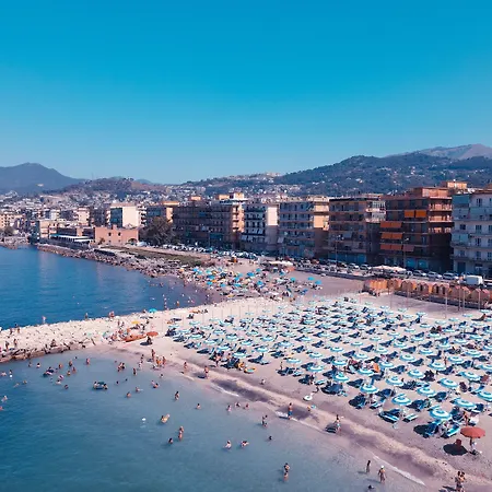 波罗那奥缇科中央会议酒店