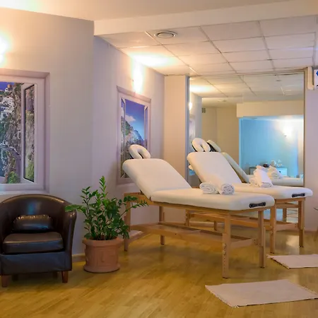 波罗那奥缇科中央会议酒店 酒店 4*