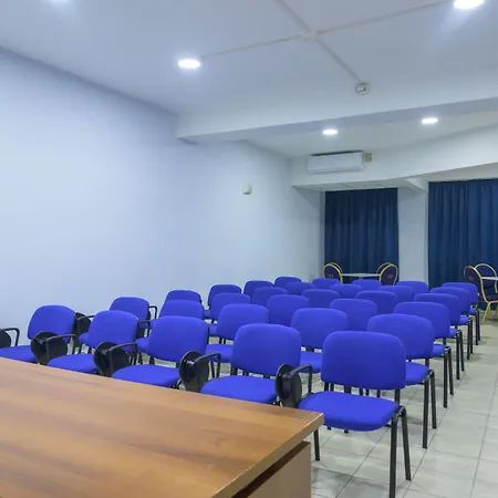 波罗那奥缇科中央会议酒店