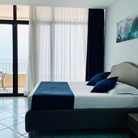 波罗那奥缇科中央会议酒店 萨莱诺