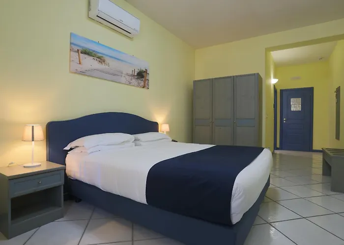 波罗那奥缇科中央会议酒店 4*