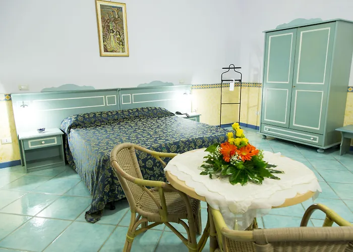 波罗那奥缇科中央会议酒店 酒店 4*