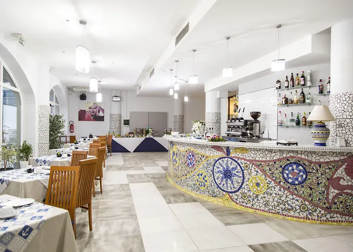 波罗那奥缇科中央会议酒店 酒店 萨莱诺