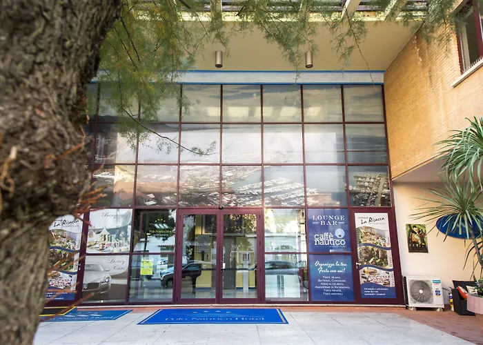 波罗那奥缇科中央会议酒店 酒店 萨莱诺