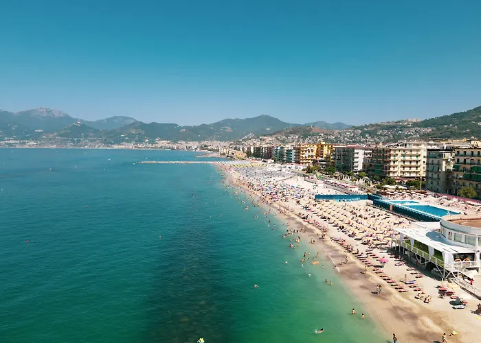 波罗那奥缇科中央会议酒店 酒店